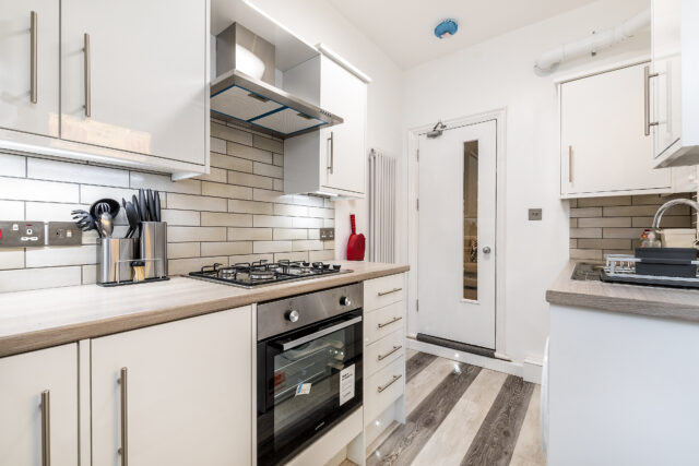 Spacious Three-Bedroom Apartment | Brownhill Road, SE6